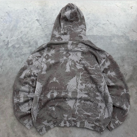 PrettyLittleThing Gray Camouflage Hoodie - Picture 2 of 3